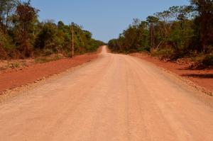 Associao de estradas de Gacha do Norte recupera rodovia estadual